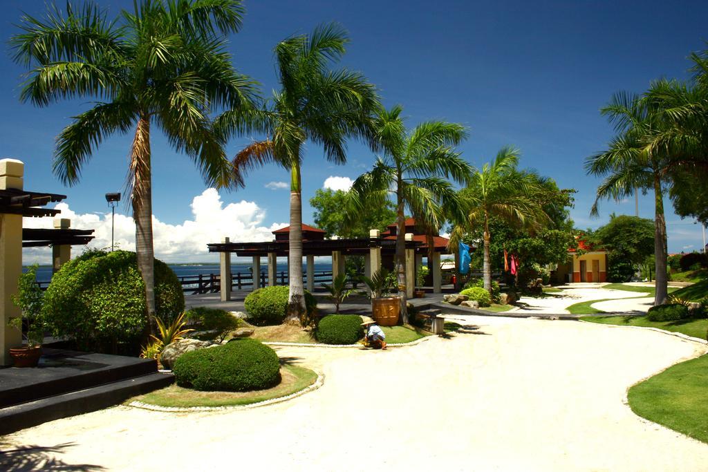 La Mirada Beachfront Condo: Ocean Views & Resort Amenities Lapu-Lapu City Room photo